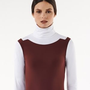 Polo de concurso de lana con cuello alto